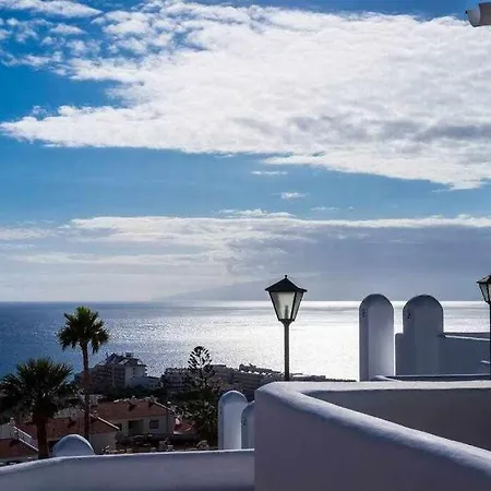 The Black House In Apartman