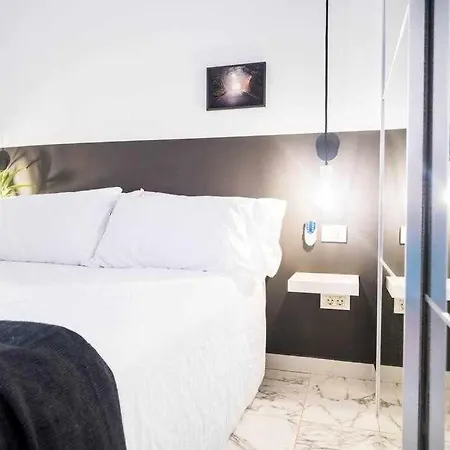 The Black House In Apartman