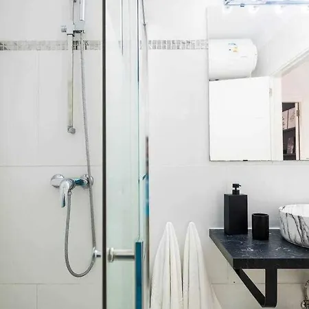 The Black House In Apartman