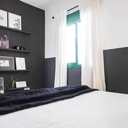 Apartman The Black House In *