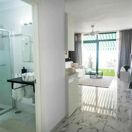 The Black House In Appartement *